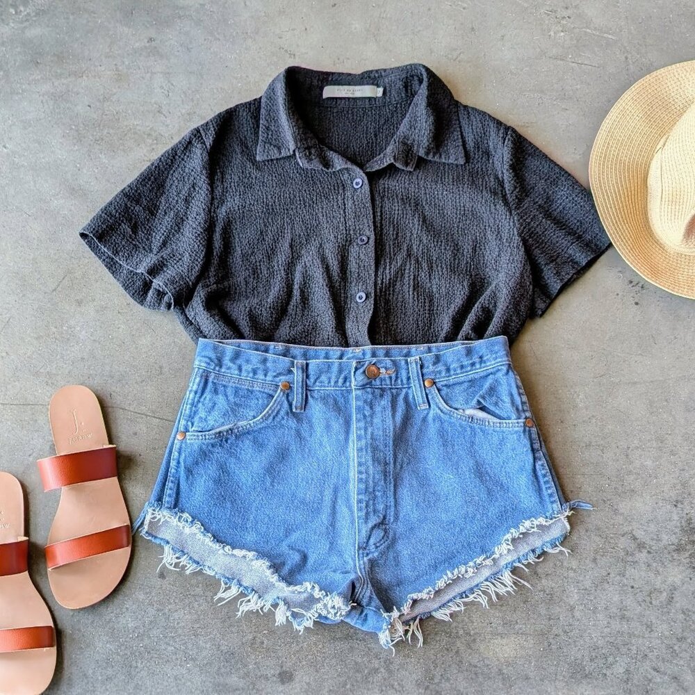 7115 by Szeki Black Cotton Cropped Button Front Blouse medium